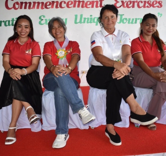 Commencement Exercises – Abschlussfeier in der Guardian Hand Schule